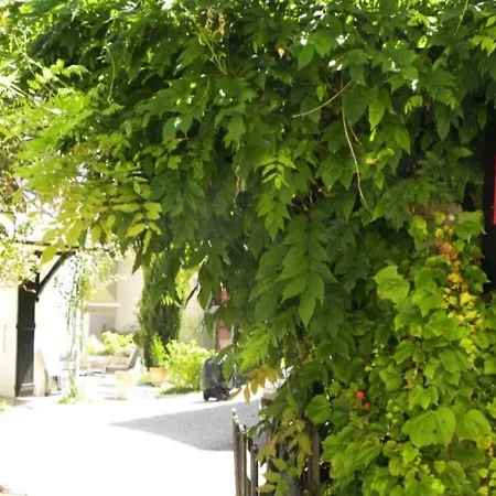 Holiday home De Charme Entre Campagne Et Montagne *